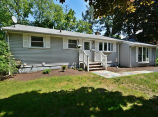 7 Oakland Ave, Tewksbury, MA 01876