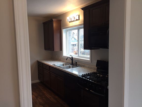 4th image of 304 N Lakeview Ave