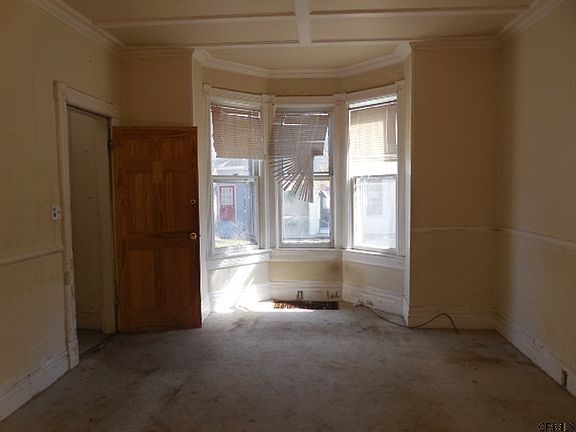 3rd image of 51 Chestnut St