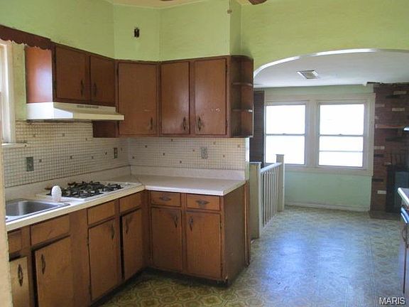 5th image of 314 W Arlee Ave