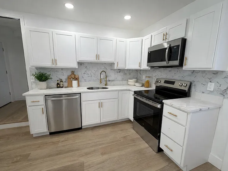 408 Front St — Photo 1