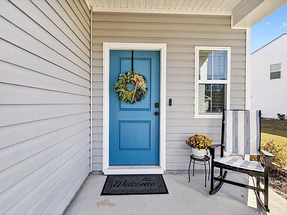 4th image of 212 Parkwood Vista Way