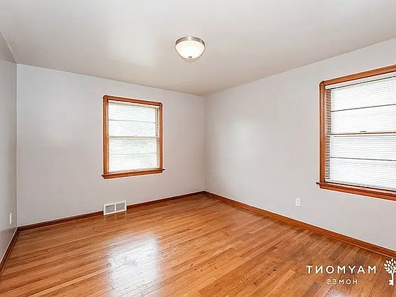 3rd image of 5158 Arch St #58