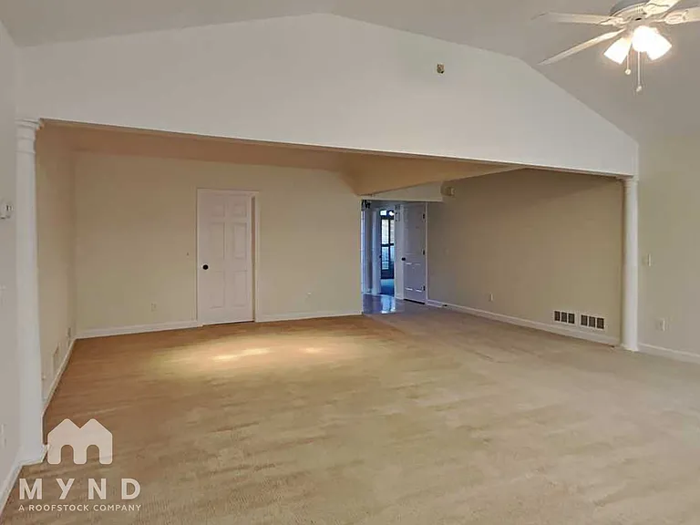 4601 Lake Village Dr — Photo 8