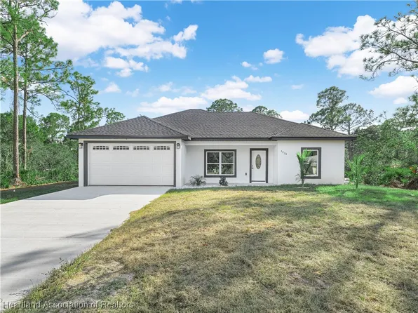 1225 Viburnum Dr, Sebring, FL 33875