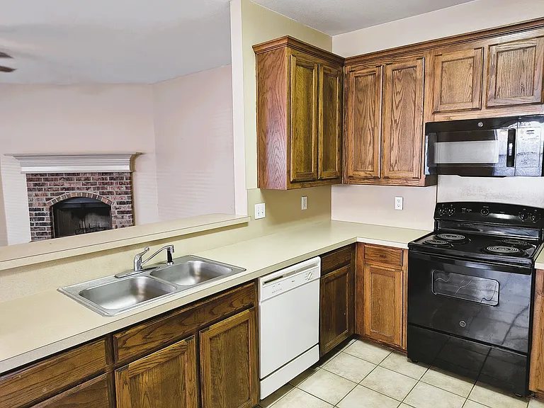 5725 Swords Dr — Photo 5