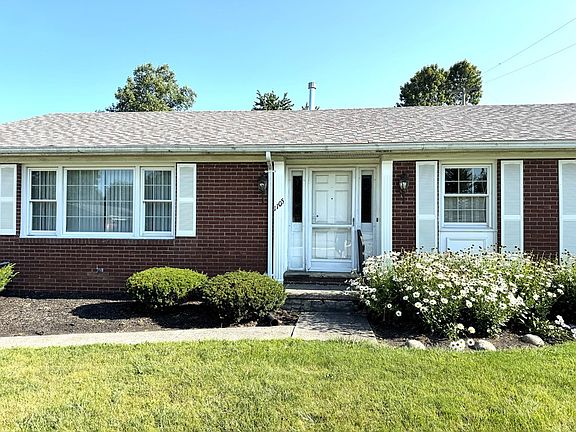 3rd image of 1105 Lavina Ave