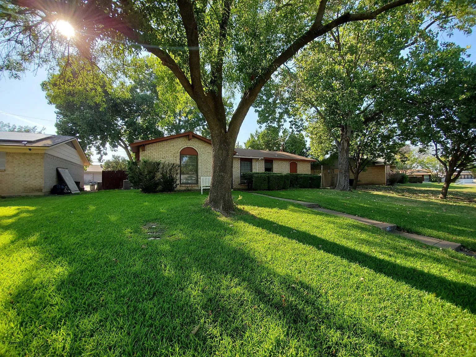 3025 Lambert Dr — Photo 2
