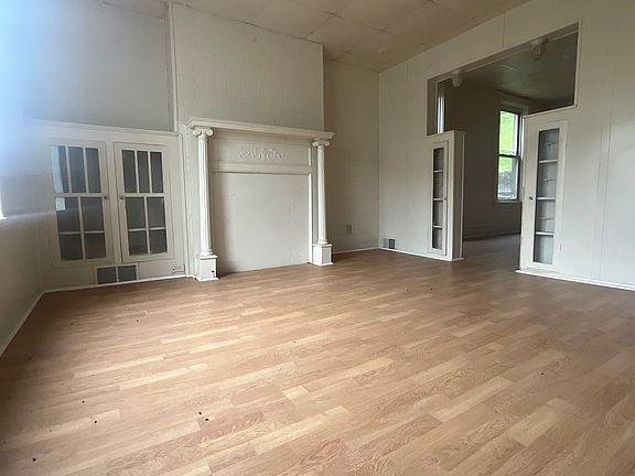 4th image of 654 Airbrake Ave