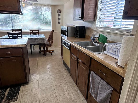 5th image of 3132 Hector Dr