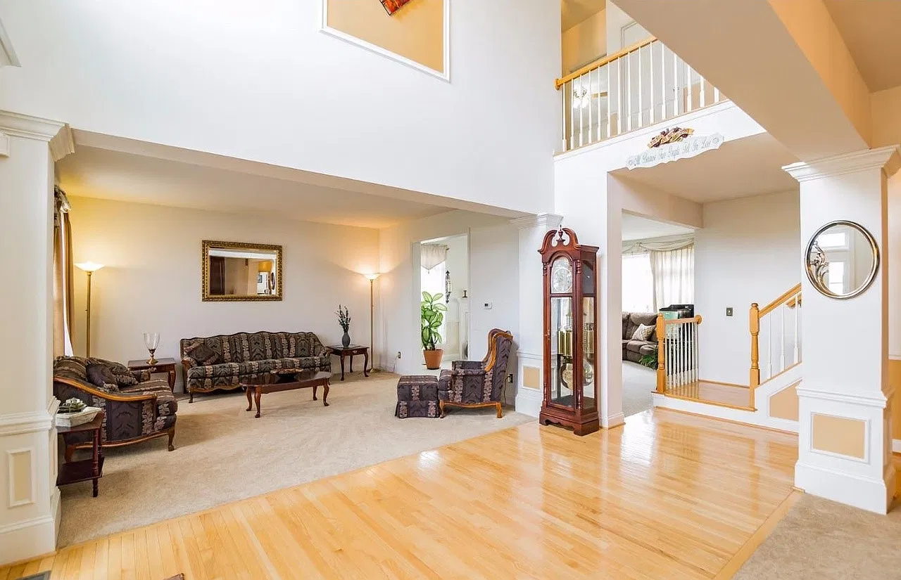 4 bed, 2.5 bath, 5125 sqft, $3,500 — Photo 3