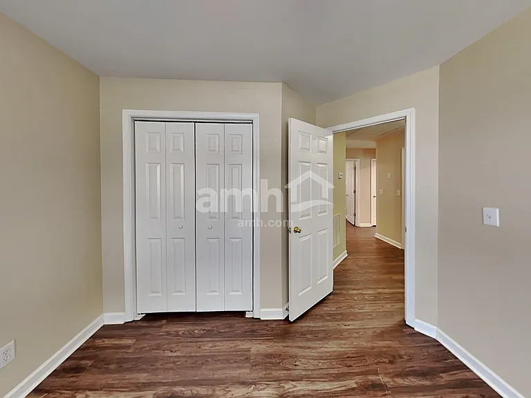 111 Lexington Parke Dr — Photo 13