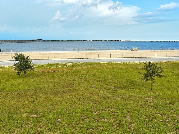 5th image of 614 N Beach Blvd