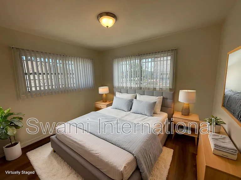 724 W 80th St — Photo 3