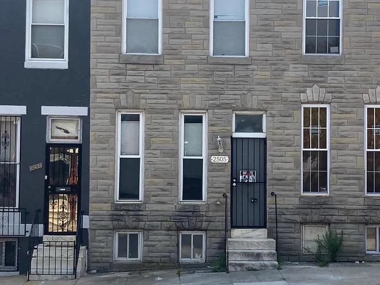 2505 W Baltimore St #TOWNHOUSE — Photo 1