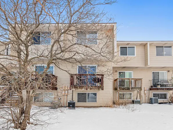 5636 Brookdale Dr N, Brooklyn Park, MN 55443