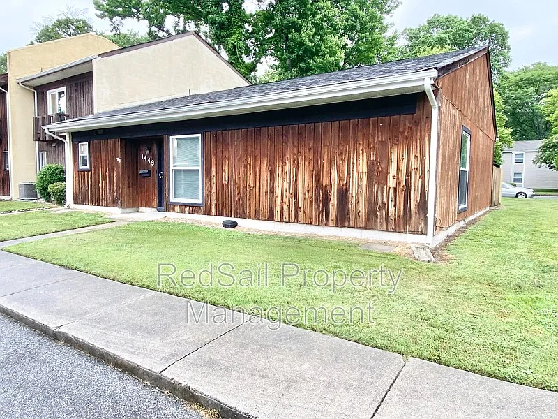 3 bed, 1.5 bath, 1248 sqft, $1,695 — Photo 3