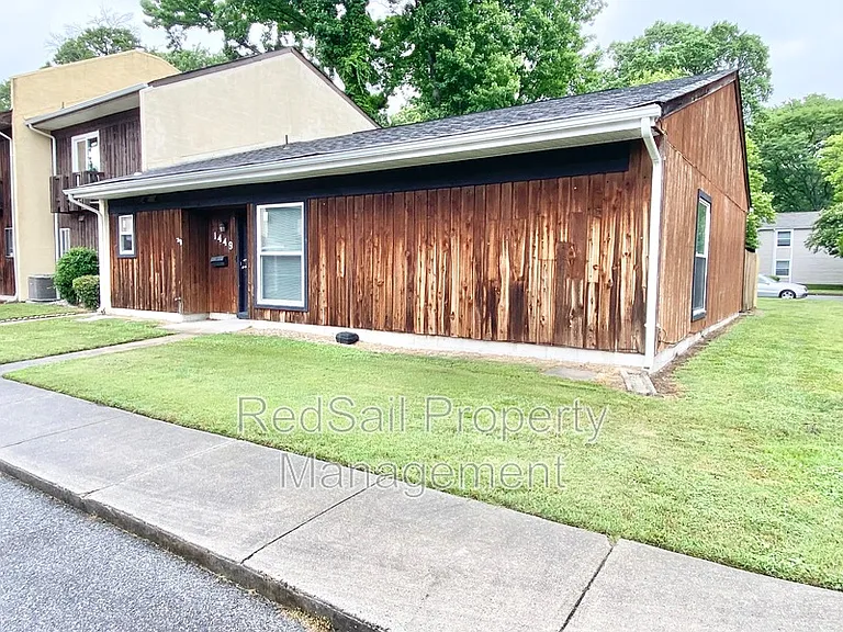 1449 Longdale Dr — Photo 2