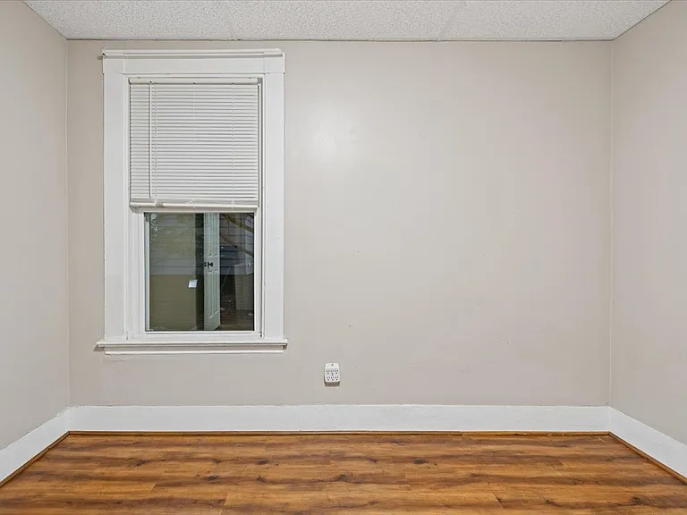 41 Gamage Ave #2 — Photo 17