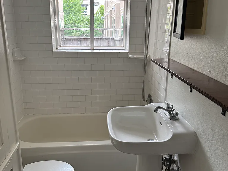1214 Bartlett St #15 — Photo 3