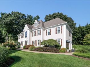 15 Old Tree Farm Ln, Trumbull, CT 06611