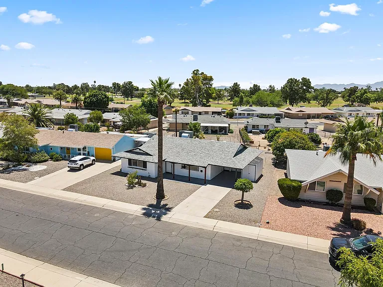10423 W Monterosa Dr — Photo 31
