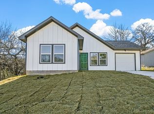 628 E Shepherd St, Denison, TX 75021