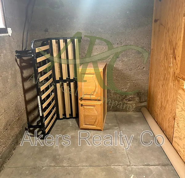 123 Van Buren St #DOWNSTAIRS — Photo 9