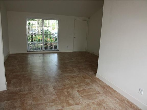 5th image of 10102 Enchanted Oaks Ct