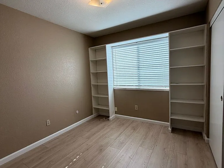 8148 Lenhart Rd — Photo 9