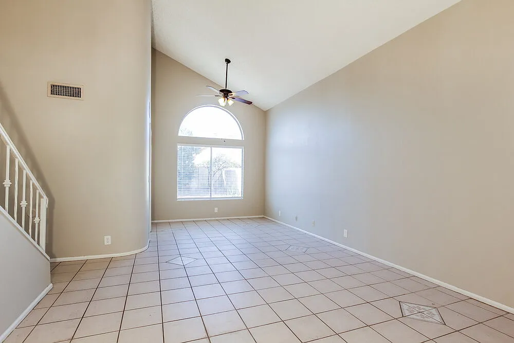 3 bed, 2.5 bath, 1603 sqft, $3,020 — Photo 4