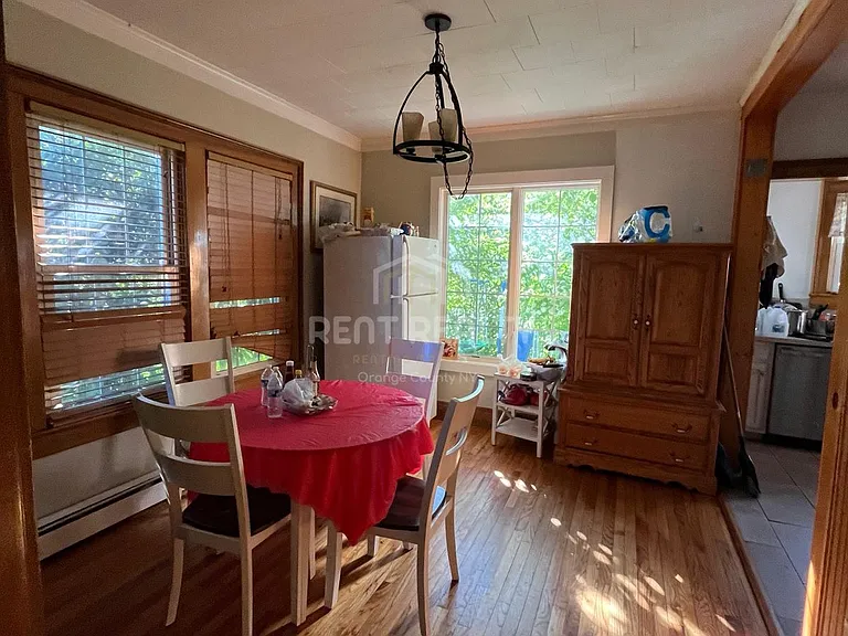 123 High St — Photo 4