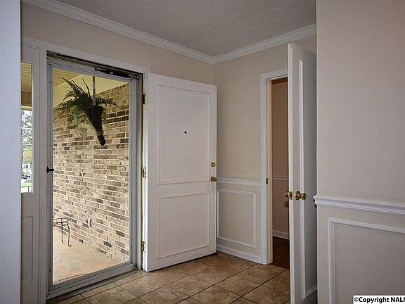 5th image of 901 Mira Vista Dr SE