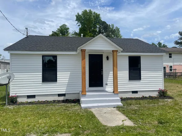 202 W Goldsboro St, Kenly, NC 27542