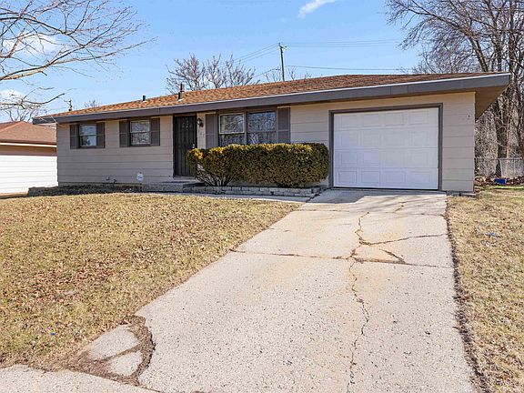 2nd image of 507 Chisholm Trl