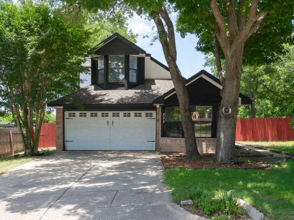 233 N Long Rifle Dr, Fort Worth, TX 76108