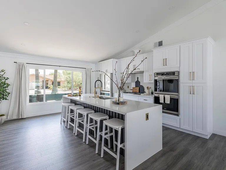 8702 E Clarendon Ave — Photo 35