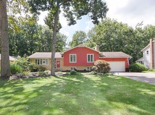 4574 Commodore Dr, Stow, OH 44224