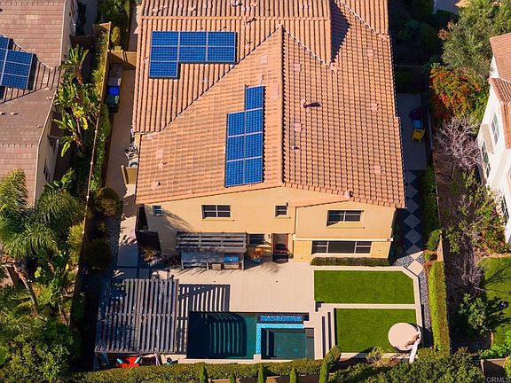 2nd image of 809 Dolphin Cir