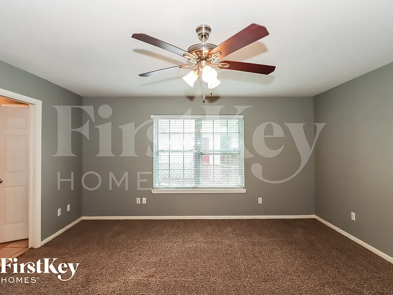 3225 Continental Dr — Photo 11