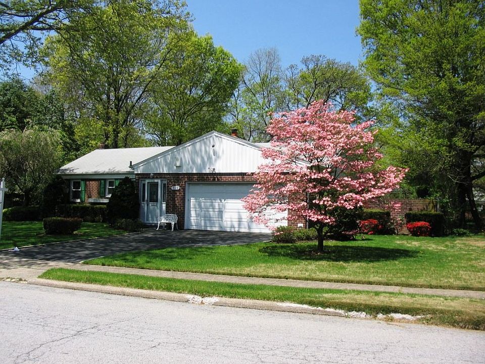 706 Laurel Drive