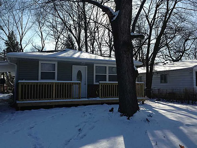 2949 Roberta Dr photo 1