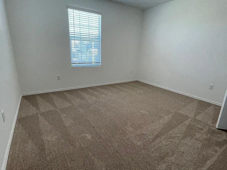 428 Bass Dr — Photo 13