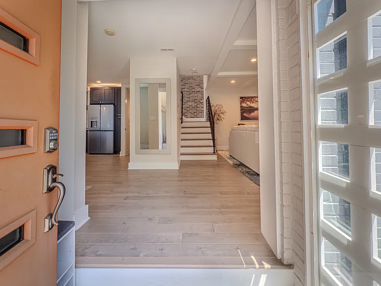 301 Gallatin St NW — Photo 8