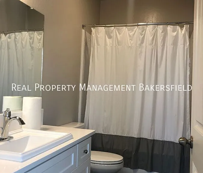9009 Village Oaks Way — Photo 10