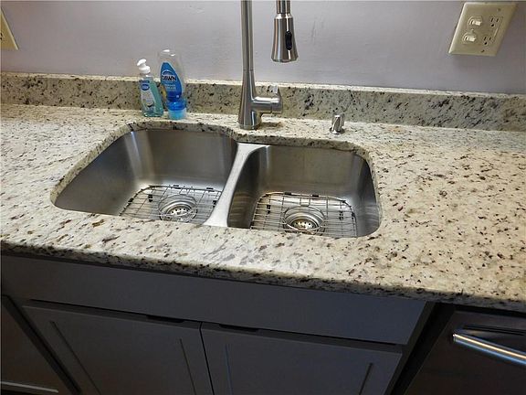 5th image of 1040 Kirkland Rd