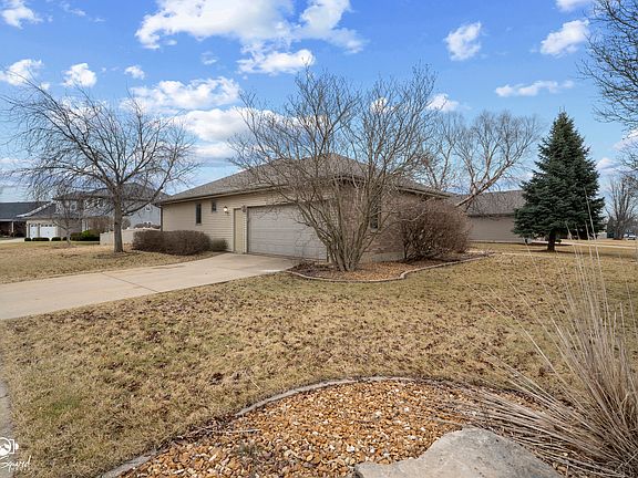 2nd image of 1212 Southcreek Dr