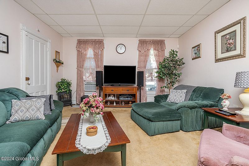 5th image of 280 4th Avenue