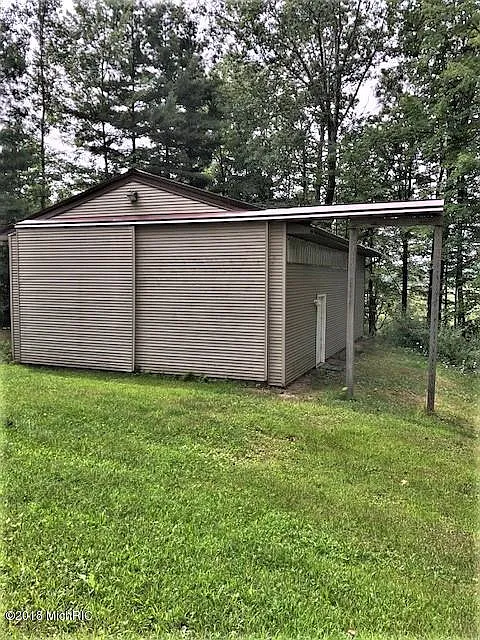 17673 Lost Lake Rd photo 1