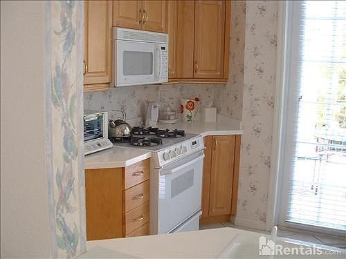 4th image of 523 S Palm Ave APT 4